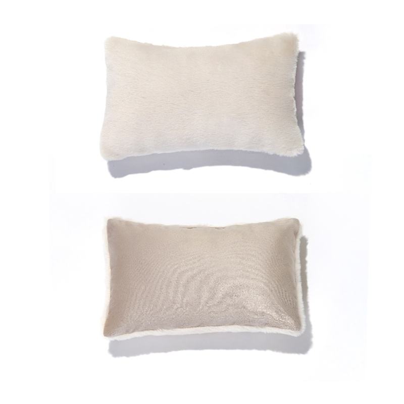 หมอนสีเบจ