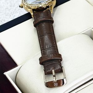 Reloj de pulsera de lujo para mujer, elegante, con esfera de nácar y diamantes de imitación, y movimiento de cuarzo. - Product Image 6