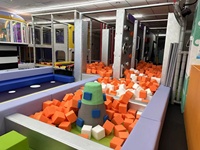 Aire de jeux intérieure sur le thème de la jungle préférée des enfants