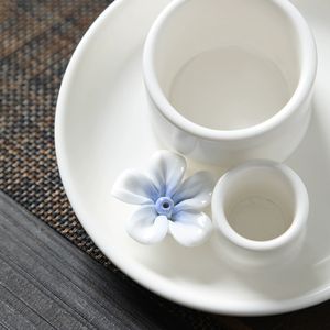 Juego de quemadores de aromaterapia de cerámica nórdica blanca con hierbas de salvia, Palo Santo y flores secas para la purificación y meditación en el hogar natural. - Product Image 4