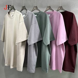 เสื้อยืดคอตตอน 100% หนัก 190 GSM พิมพ์โลโก้ได้ตามต้องการ ทรงหลวมไหล่ตก สำหรับผู้ชาย - Product Image 1