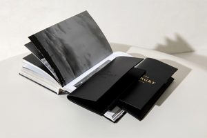 レトロな斜め挿入カスタムホットスタンピングロゴ入り、カードスロットとペンホルダー付き、イミテーションレザー小切手帳ホルダー、小切手フォルダー - Product Image 6