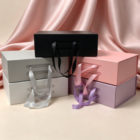 Boîtes cadeaux pliables de luxe personnalisées avec fermeture magnétique, ruban, marquage à chaud et gaufrage, matériaux recyclés, personnalisables