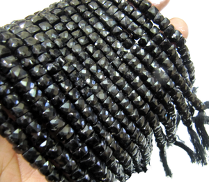 Perles facettées en spinelle noire de haute qualité, forme cube 3D, 7 mm, en vrac, sur brin de 8 pouces, pour la fabrication de bijoux - Product Image 1