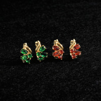 18K Vergoldete Blatt-Ohrstecker, Smaragd/Rot Perle CZ Blatt-Klappohrringe Wellenförmige Huggie-Ohrringe Luxus-Partyschmuck für Damen