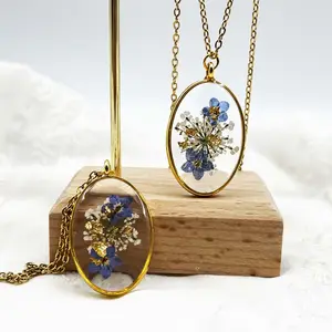 Flower Pendant Botanical Jewelry Custom Natural Epoxy Dry Resin Flower Necklace For Women