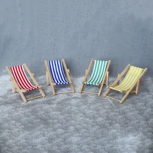 Chaise de plage pliable pour maison de poupée en bois 1:12, meuble miniature à rayures