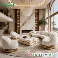 Ensemble de canapés incurvés de luxe italiens en bouclette, canapé sectionnel moderne et organique avec base en roche dorée et table en marbre pour projet de villa