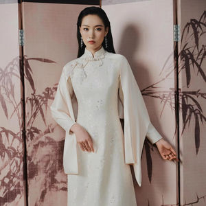 Traje tradicional vietnamita de alta calidad de marca local, video y foto reales, Ao Dai Vietnam, elegante - Product Image 1