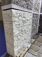 Revêtement mural en pierre de quartzite blanche de style européen pour villa extérieure, pierres de parement, carreaux muraux, pierre empilée, fabrication de marbre fendu