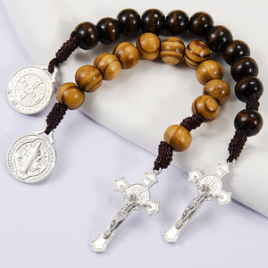 <span class=keywords><strong>Rosario</strong></span> de Bolsillo con Medalla de San Benito, Joyería de Muñeca con Agarre Cómodo y Crucifijo, Accesorios Religiosos para la Oración - Product Image 1