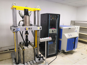 Xinguang Bảo hành 1 năm 100 KN điện thủy lực servo mệt mỏi Máy kiểm tra phổ quát IP55 bảo vệ 380V 1 độ chính xác - Product Image 3