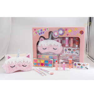Kit de Maquillage Enfant Tendance pour Fille – Baume à Lèvres, Vernis à Ongles, Palette d'Ombres à Paupières Multicolore - Product Image 5