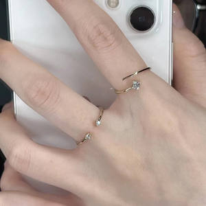 Bague d'index géométrique simple et tendance en argent pur S925 avec diamants incrustés, version coréenne, populaire à Dongdaemun - Product Image 1