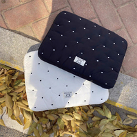 Housse d'ordinateur portable en polyester matelassée et mignonne pour femmes, 13-15 pouces, avec impression esthétique, pour MacBook Air/Pro MA652