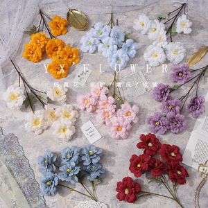 ดอกกุหลาบผ้าไหมจำลอง 6 หัว สำหรับจัดตกแต่งงานแต่งงานและบ้าน - Product Image 1