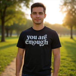 Camiseta sin mangas con la frase: Eres suficiente, positiva e inspiradora, para fortalecer el autoestima - Product Image 3