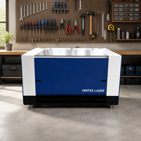 Machine de découpe laser CO2 à double lumière 1390Fiber avec tête laser Au3Tech, refroidissement par eau, réglage automatique de l'axe Z, table de travail personnalisée