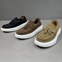 Mocassins en daim de vache style Old Money 2026 pour homme – Confortables, respirants, style britannique, à enfiler avec pompons, pour affaires et décontracté