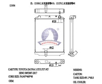 Radiateur de camion en laiton robuste, vente en gros d'usine, réservoir d'eau universel en plastique pour radiateur de camion Hino 300