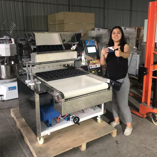 Full Automatic Cupcake Machinery Cup Cake Making Machine Cup Cake Filling Machine