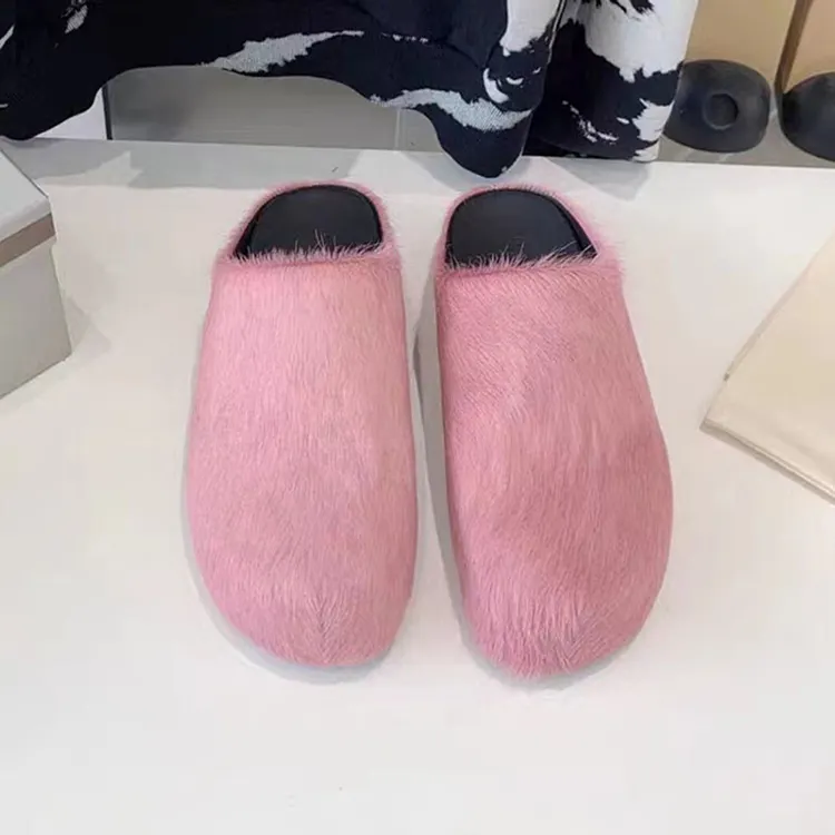 2024 Cabelo de cavalo plana Mulheres rosa Fúcsia Desenho casual inverno senhoras Outwear Festa Slides de pele fofa chinelos