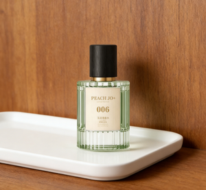 Parfum boisé PEACH JO+ Peach Oud, unisexe, léger, parfum durable. - Product Image 5