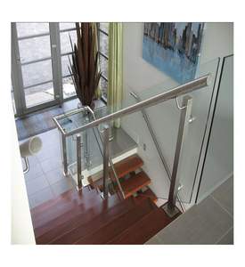 Barrières de garde-corps en laiton avec verre Low-E résistant aux intempéries, style contemporain et élégant, pour balcons extérieurs et escaliers de stations balnéaires - Product Image 4