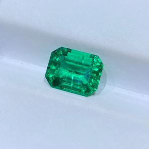 Piedra preciosa <span class=keywords><strong>Esmeralda</strong></span> hidrotermal colombiana al por mayor, precio por quilate, piedra preciosa <span class=keywords><strong>tallada</strong></span>, <span class=keywords><strong>esmeralda</strong></span> de laboratorio - Product Image 1