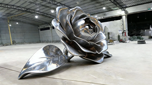 Grande sculpture de montagne moderne en acier inoxydable soudé 304/316, surface polie miroir, pour <span class=keywords><strong>l</strong></span>'art paysager des stations balnéaires - Product Image 4