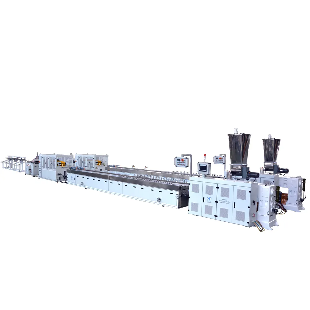 ماكينة إنتاج وإنتاج السقوف المصنوعة من كلوريد البولي فينيل WPC بسعر أرخص ، خط بثق لملامح التزيين من الصين