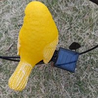 Lampes solaires suspendues en forme d'oiseau pour extérieur, jardin, patio, étanches, pour aménagement paysager, allumage/extinction automatique, lumière blanche chaude, mignonnes lampes en résine en forme d'oiseau