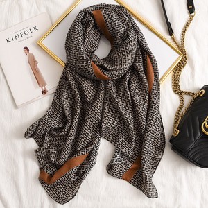 Écharpe en Coton de Luxe en Gros, Personnalisée 180*90cm, Longue Écharpe Douce et Lisse Imprimée pour Femme, Tricotée en Polaire de Haute Qualité pour Hiver et Été - Product Image 2