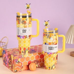 Tazza Personalizzata con Logo, Simpatico Orso Giallo, Borraccia Termica di Grande Capacità 40oz, Tumbler con Confezione Regalo - Product Image 1