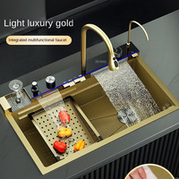 Évier de ferme de cuisine intelligent en acier inoxydable couleur or de luxe bon marché évier de cuisine cascade multifonctionnel à flux d'or