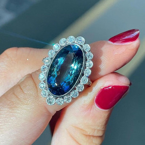 Anello Vintage Blu Ovale con Motivo Floreale, Gioiello Unisex di Tendenza - Product Image 1