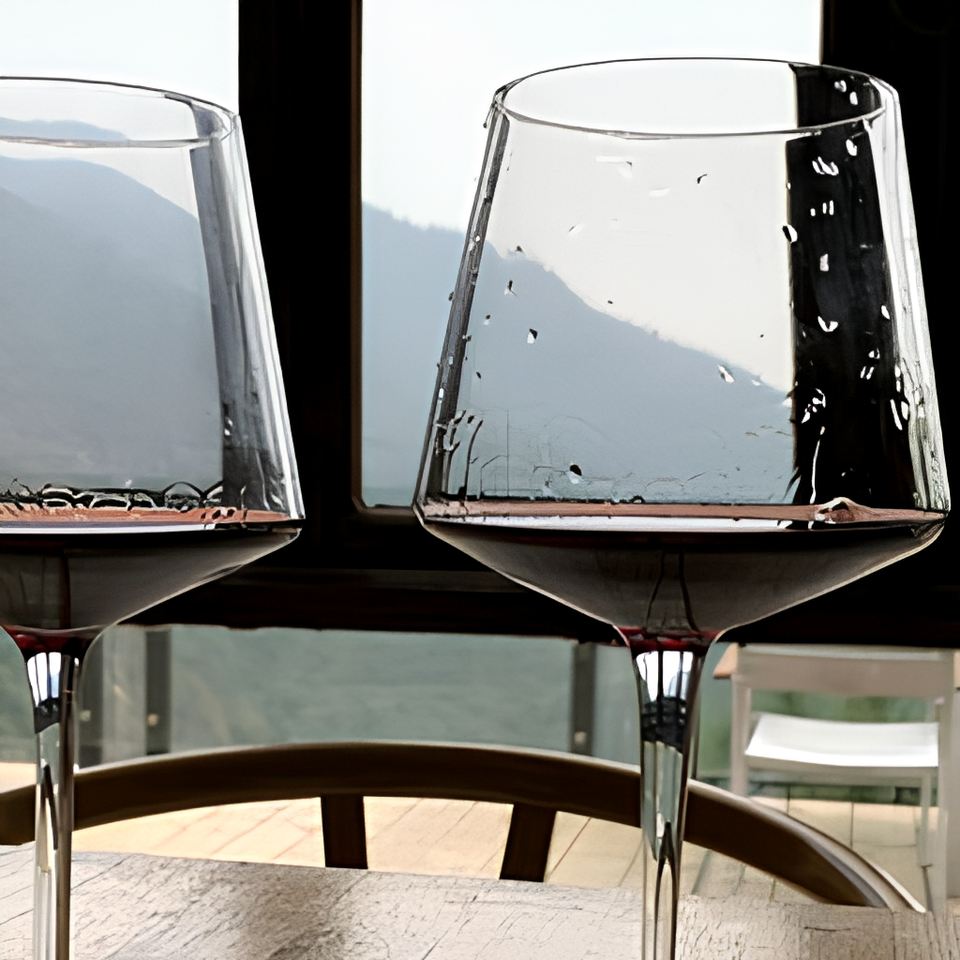 Custom logo Hand-blown Stemmed Wine Glasses Perfect for Home Dinners ...