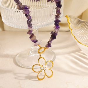 Collier en acier inoxydable avec pendentif fleur en perle, perles en pierre naturelle, plaqué or 18 carats, style vacances à la plage, printemps été - Product Image 3