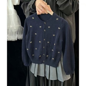 Set Elegante in Stile Coreano per Ragazze: Cardigan Lavorato a Maglia e Gonna Plissettata con Ricamo a Fiocco, Novità <span class=keywords><strong>Primavera</strong></span> 2026 - Product Image 4
