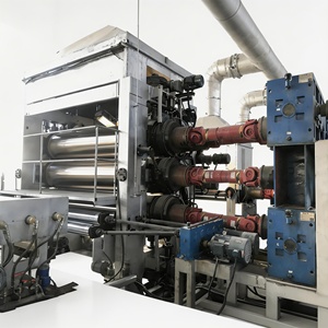 Nuova Linea di Calandrieri a Tre/Quattro/Cinque/Sei/Sette Rulli in PVC KEYING con Ingranaggi e Pompa a Prezzo Competitivo - Product Image 2