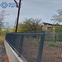 Panneau de clôture en treillis métallique soudé incurvé 3D facile à assembler Clôture en treillis rigide pour l'extérieur avec latte de confidentialité