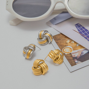 Boucles d'oreilles pendantes en acier inoxydable plaqué or 18 carats, motif géométrique en spirale à trois couches, design tendance - Product Image 3