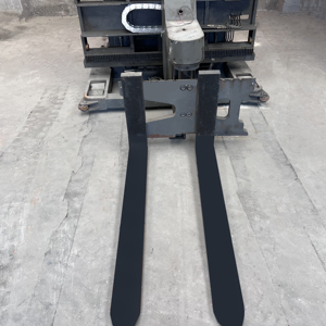 Chariot élévateur électrique à portique étroit Mima MC15 CE 1500 kg (1,5 tonne) pour entrepôt, transpalette à 3 voies - Product Image 3