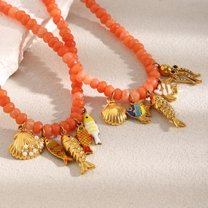 Collier de perles d'agate rouge Dreamidea avec breloques en or sur le thème de l'océan-pendentif poisson, coquillage et pieuvre - Product Image 3