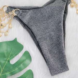 Traje de Baño Sexy <span class=keywords><strong>TIKTOK</strong></span> con Cadena de <span class=keywords><strong>Bikini</strong></span> de Seda Brillante, Accesorios de Concha de Perla, Traje de Baño con Tiras para Mujer - Product Image 6