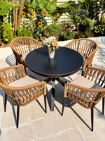 Ensemble de table à manger rectangulaire moderne et portable pour jardin, en dalles de pierre noire robustes, avec chaises confortables et durables à sangles marron