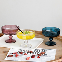 Glazen schaal met zwaardgraspatroon, 265ml, gekleurd vintage cocktailglas voor bar, martini, fruitmocktails en dranken.