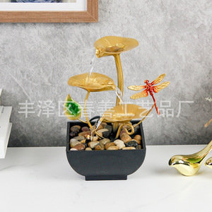Fontaine d'eau de bureau décorative avec feuilles dorées et libellule, décoration Feng Shui pour le bureau ou la maison - Product Image 4