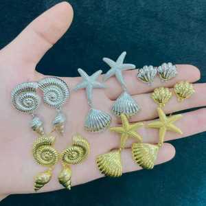 Pendientes de Verano con Diseño Oceánico de Acero Inoxidable, Chapados en Oro de 18K, con Espiral, Concha y Estrella de Mar, Pendientes de Botón con Flor de Circonita Cúbica y <span class=keywords><strong>Aros</strong></span> Huggie, Venta al por Mayor - Product Image 2