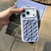 Coque de protection en silicone 3D motif cœur mignon avec ventouse, couleur bonbon, pour iPhone 17 Pro Max 16 Pro Max, fonction d'adsorption puissante